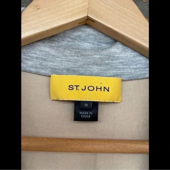 St. John Jersey Jacket full zipper medium - Picture 4 of 9